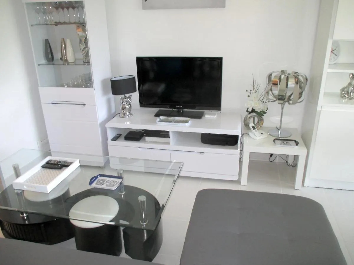 Studio Charmant Avec Vue Mer A Antibes 30M² + Balcon