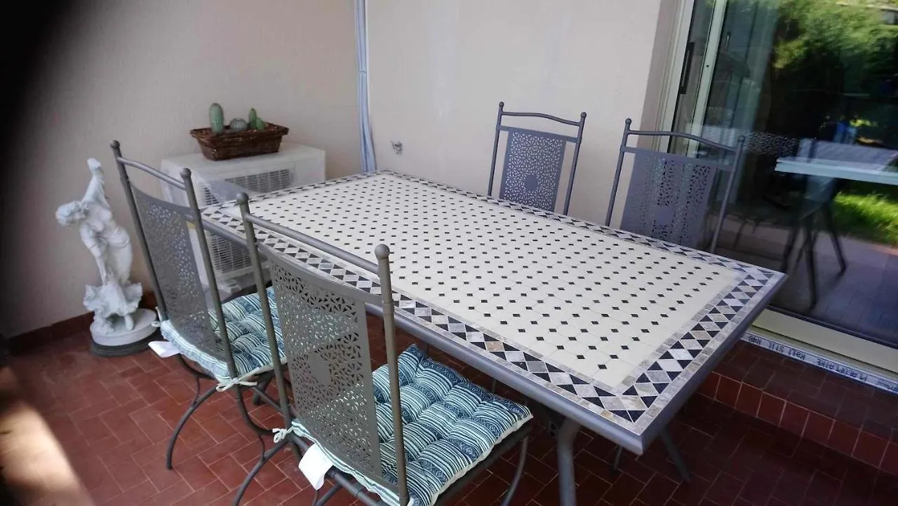 Studio Charmant Avec Vue Mer A Antibes 30M² + Balcon