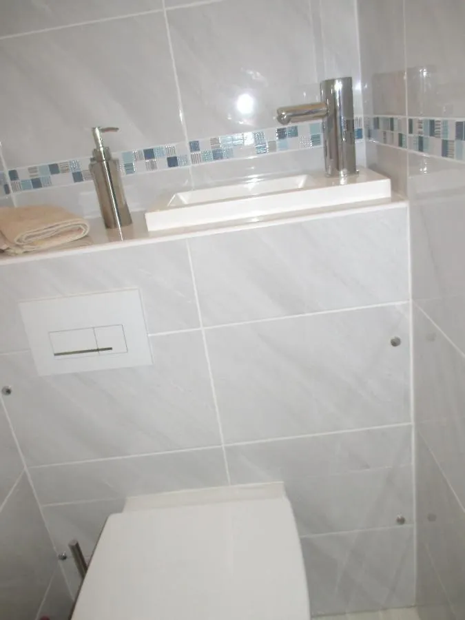 Studio Charmant Avec Vue Mer A Antibes 30M² + Balcon Apartment